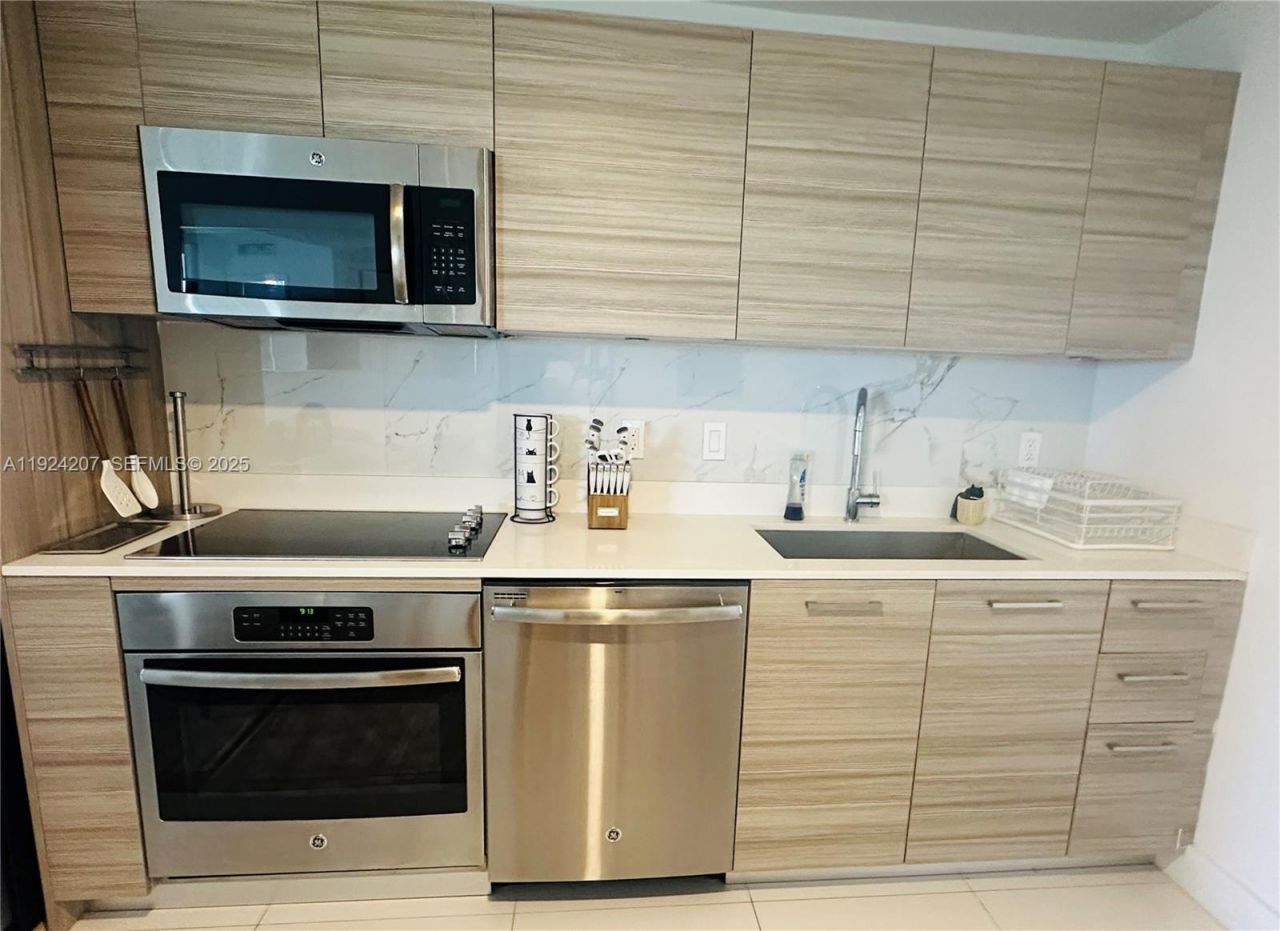 121 NE 34th St, Unit 3014, Miami, FL 33137 Photo