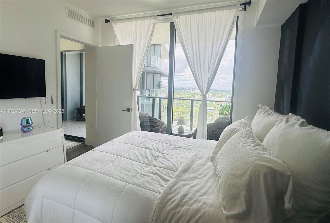 121 NE 34th St, Unit 3014, Miami, FL 33137 Photo