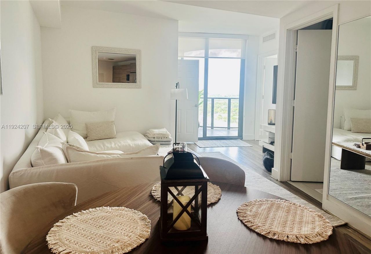 121 NE 34th St, Unit 3014, Miami, FL 33137 Photo