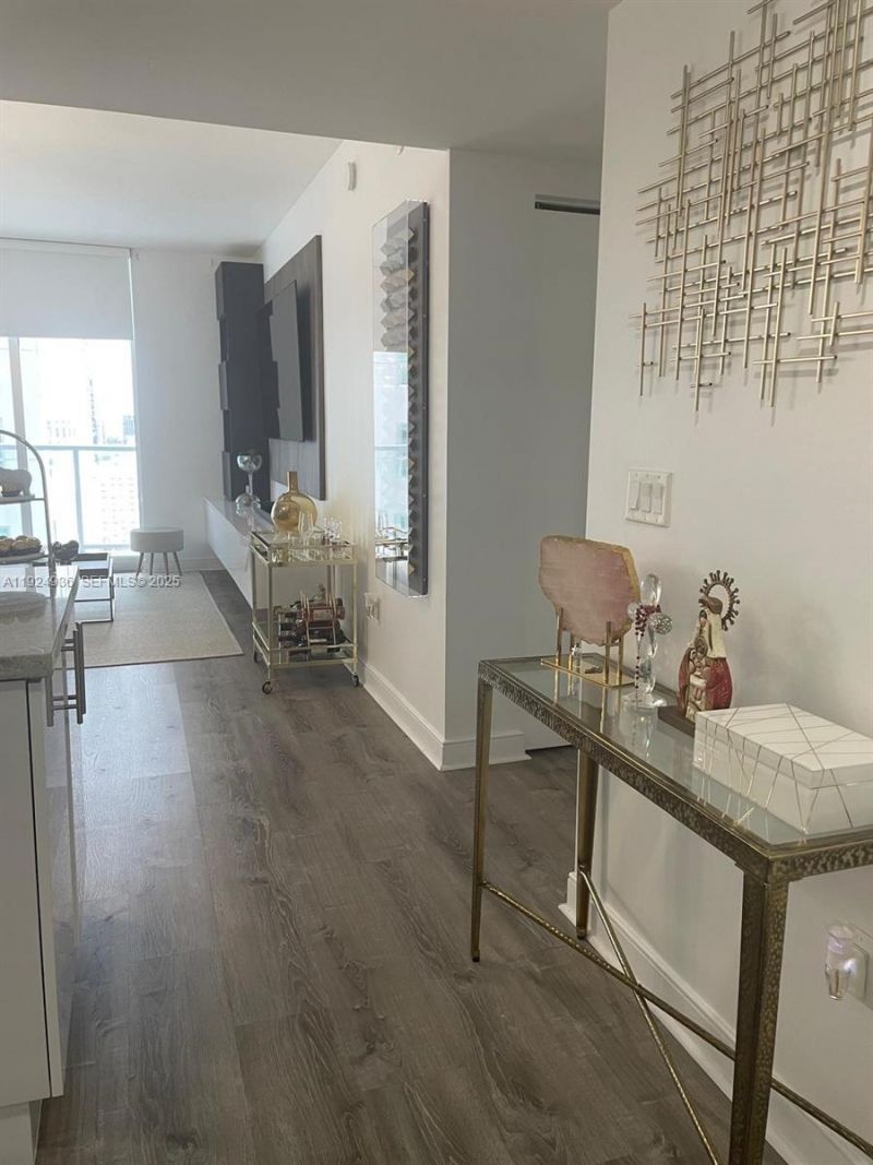 185 SW 7th St, Unit 2014, Miami, FL 33130 Photo