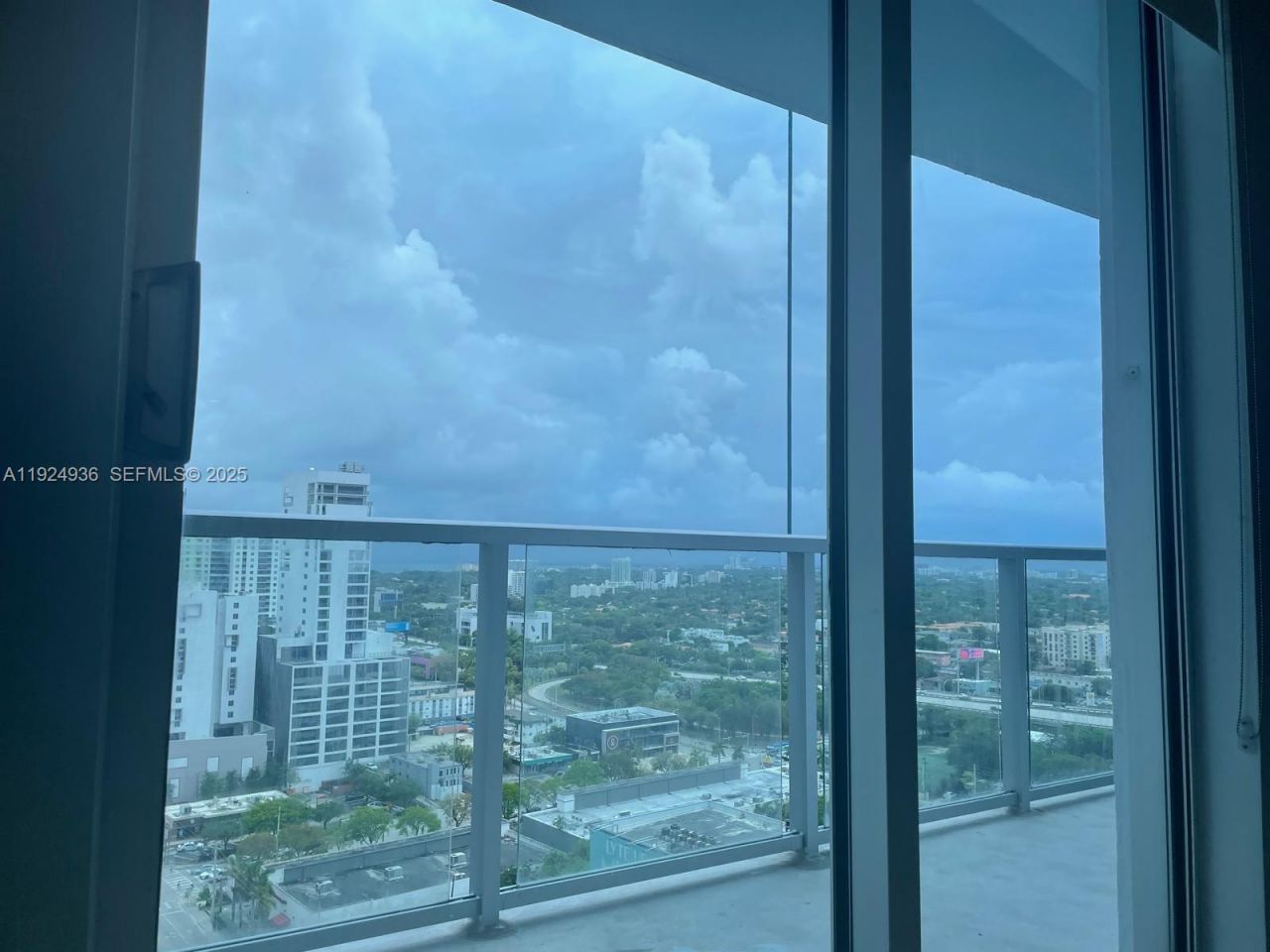 185 SW 7th St, Unit 2014, Miami, FL 33130 Photo