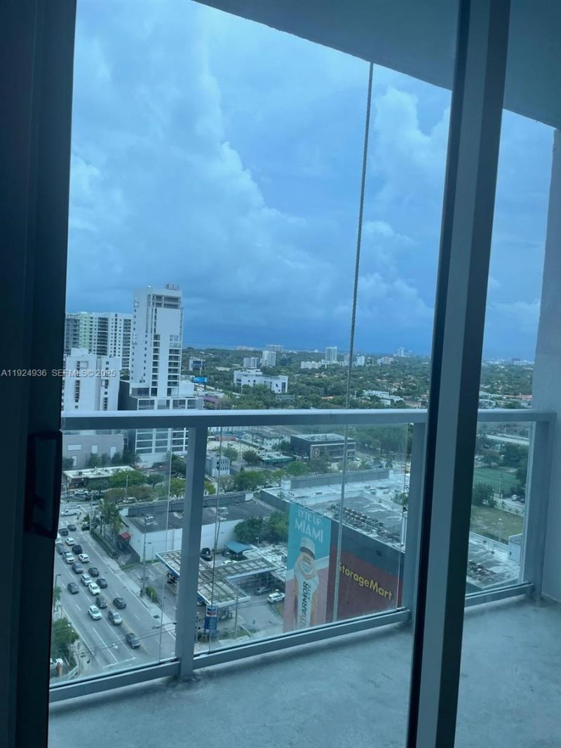 185 SW 7th St, Unit 2014, Miami, FL 33130 Photo