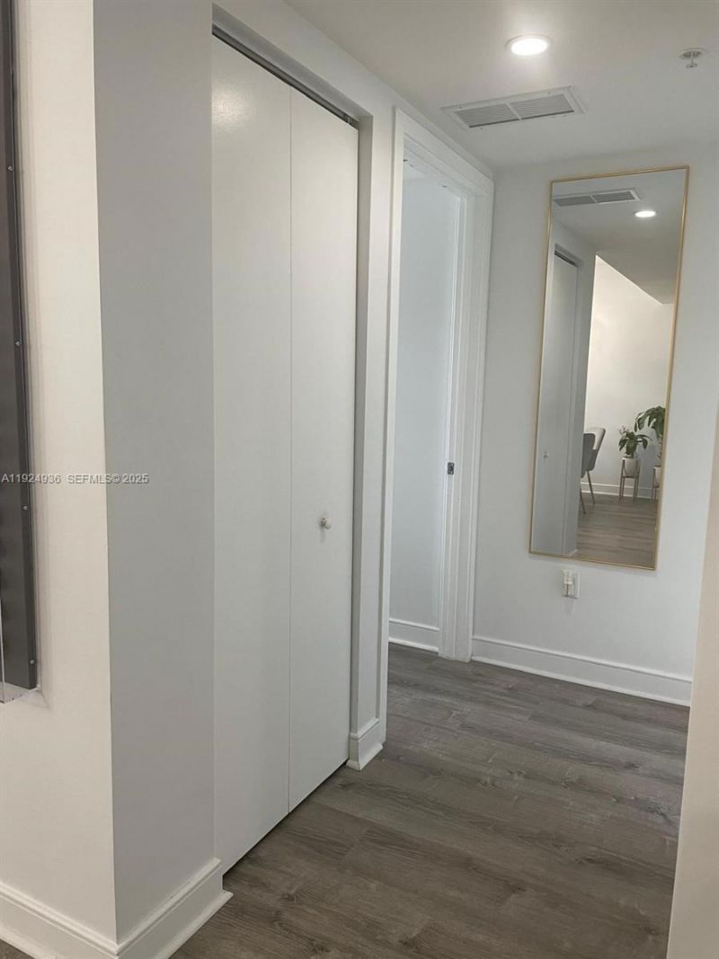 185 SW 7th St, Unit 2014, Miami, FL 33130 Photo