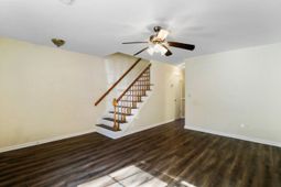 104 Muir Court photo 4