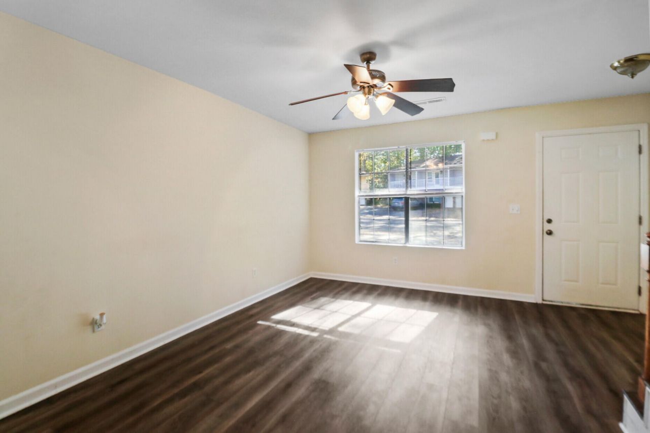 104 Muir Court Photo 5