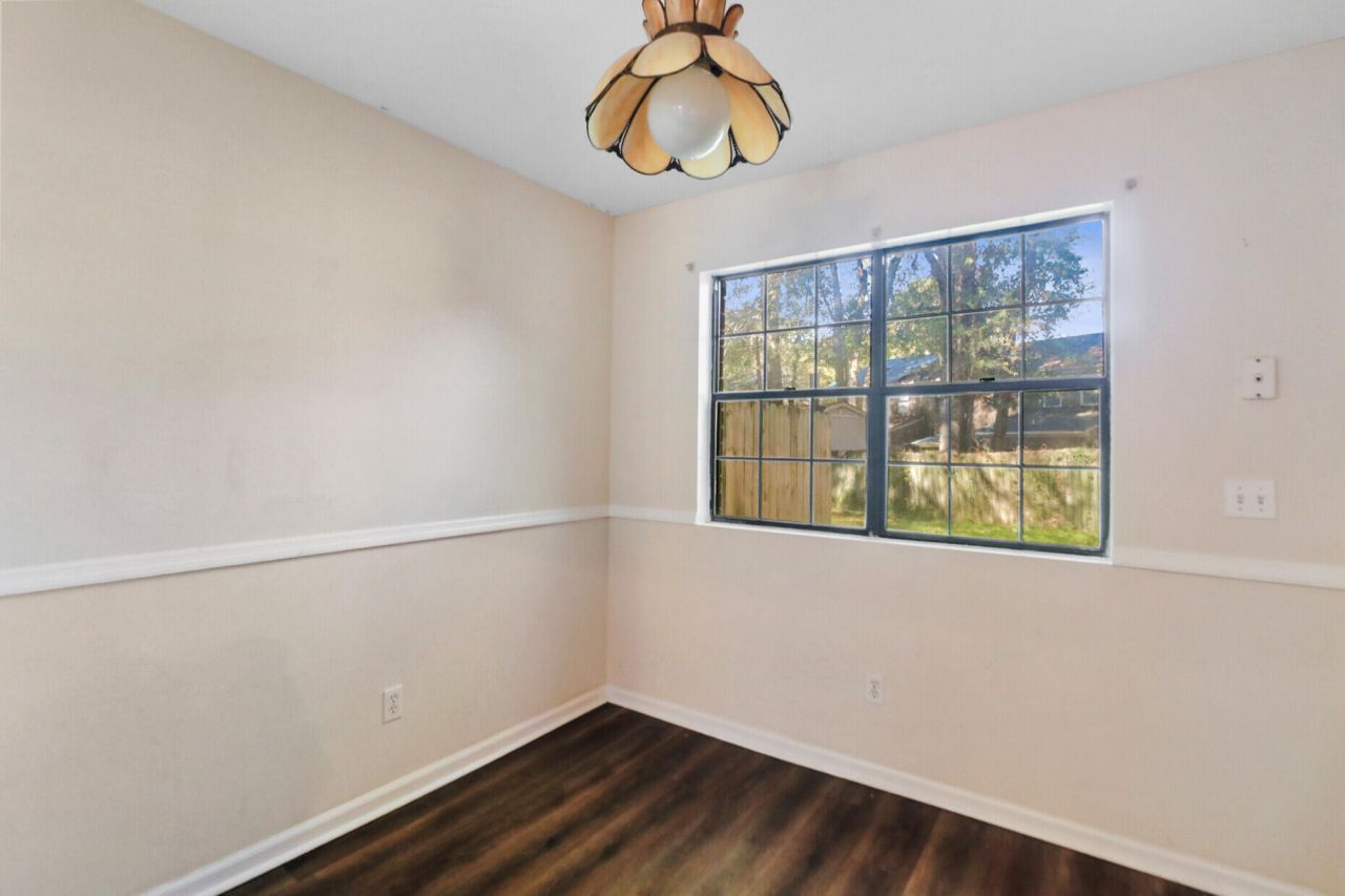 104 Muir Court Photo 6