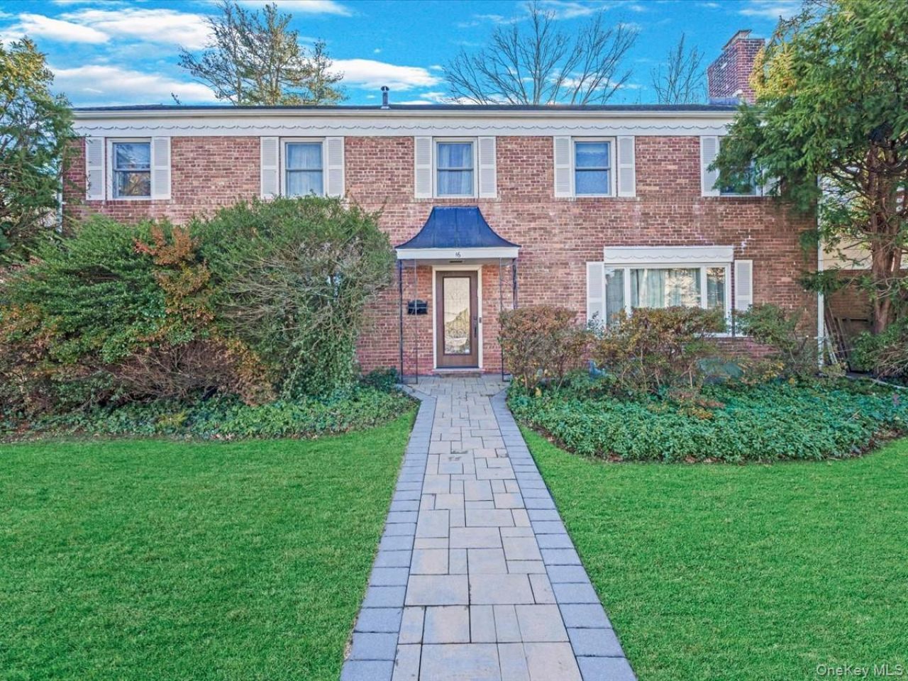 16 Wooleys Lane, Great Neck, NY 11023 Main Photo