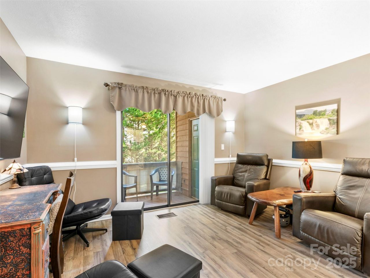 531 Courtwood Lane, Unit 2, Hendersonville, NC 28739 Main Photo