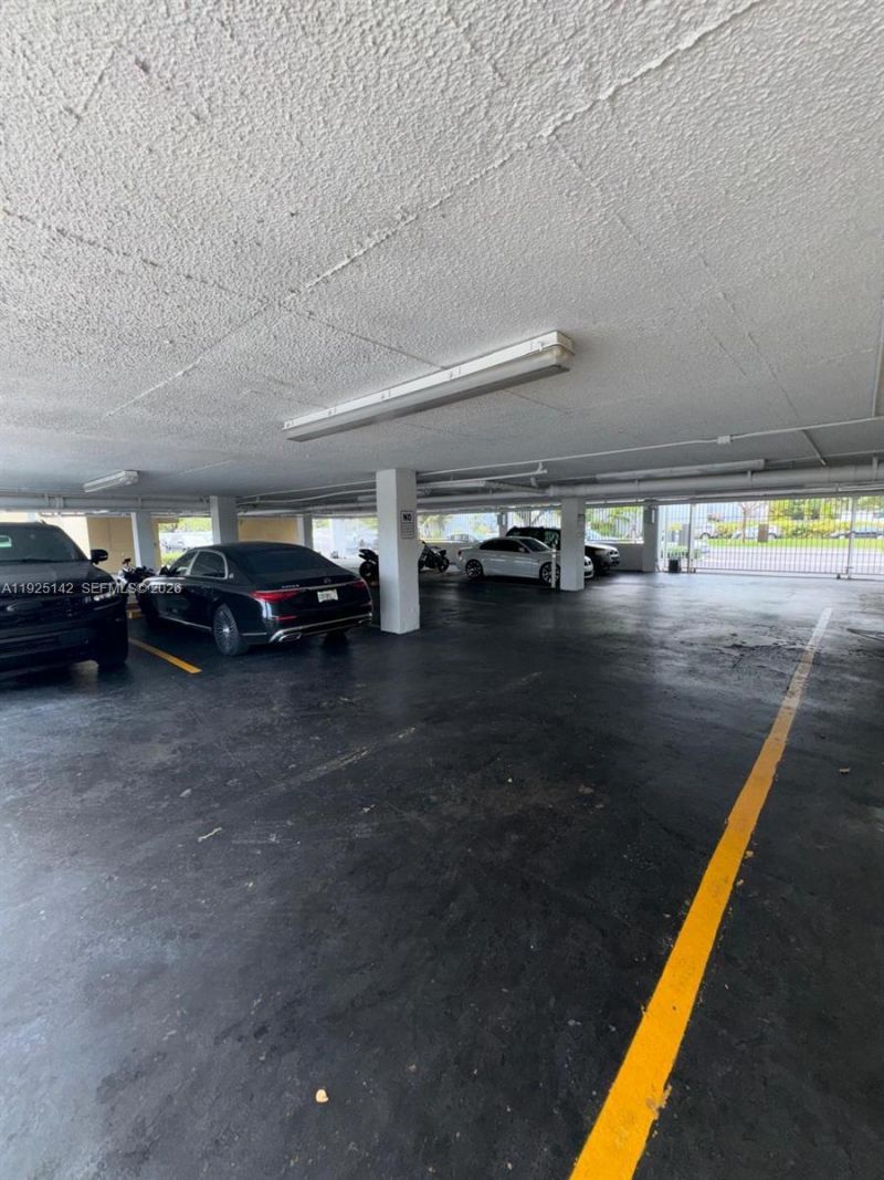 2020 NE 135th St, Unit 609, North Miami, FL 33181 Photo