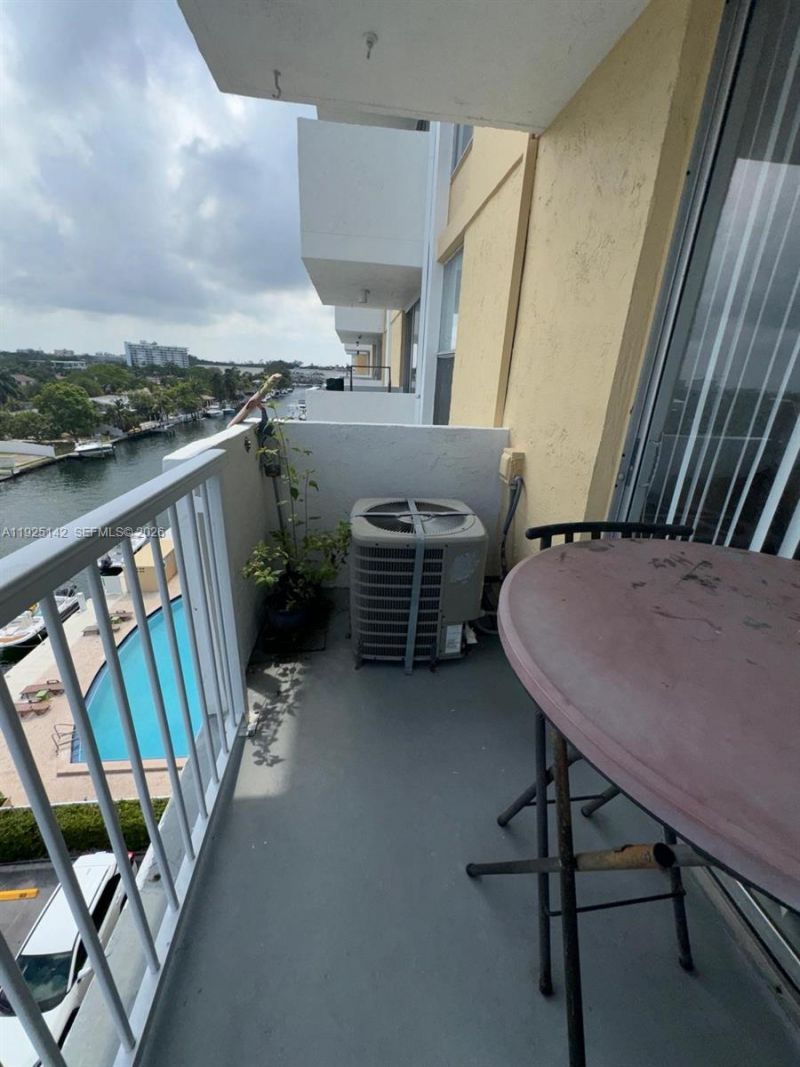 2020 NE 135th St, Unit 609, North Miami, FL 33181 Photo