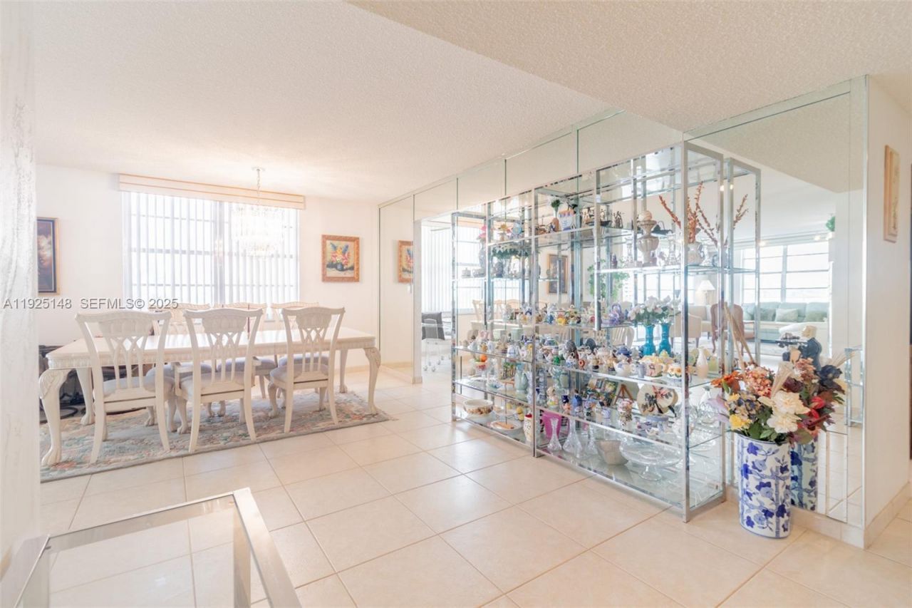 301 174th St, Unit 503, Sunny Isles Beach, FL 33160 Photo