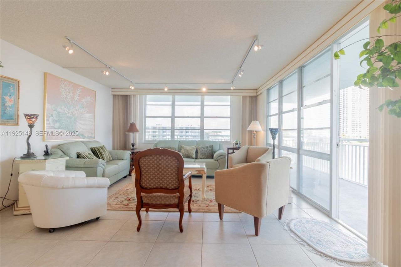 301 174th St, Unit 503, Sunny Isles Beach, FL 33160 Photo