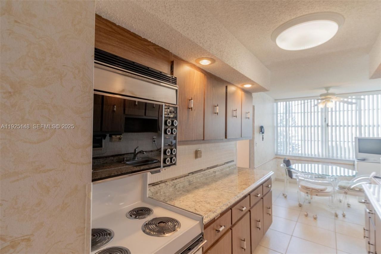 301 174th St, Unit 503, Sunny Isles Beach, FL 33160 Photo