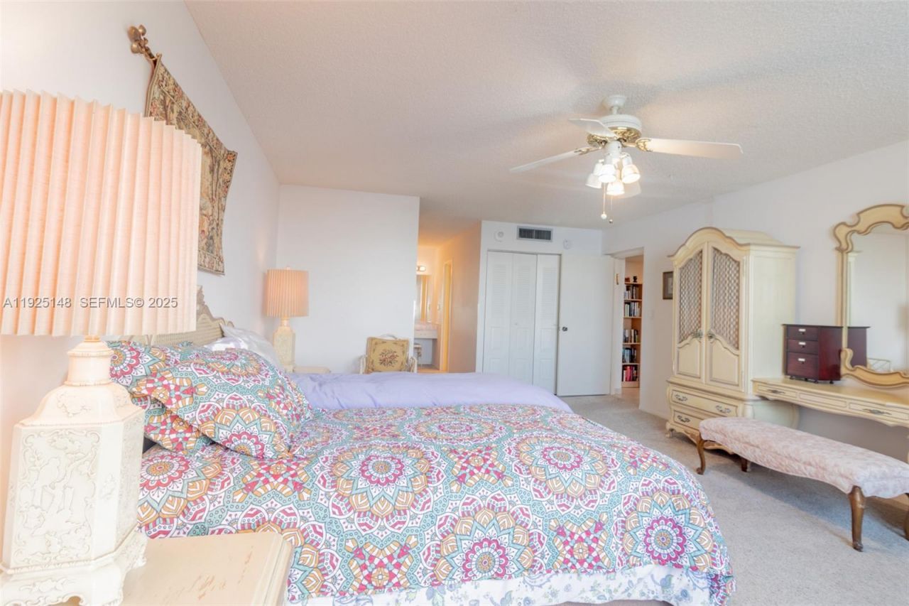 301 174th St, Unit 503, Sunny Isles Beach, FL 33160 Photo