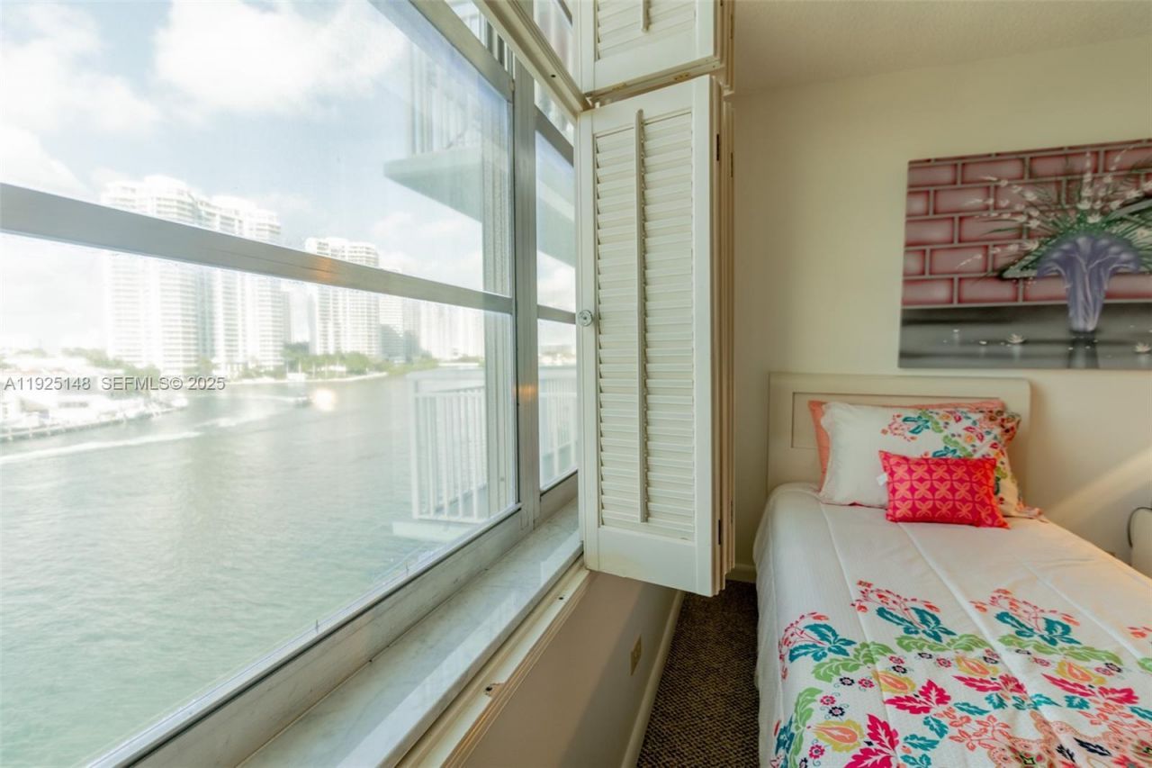 301 174th St, Unit 503, Sunny Isles Beach, FL 33160 Photo