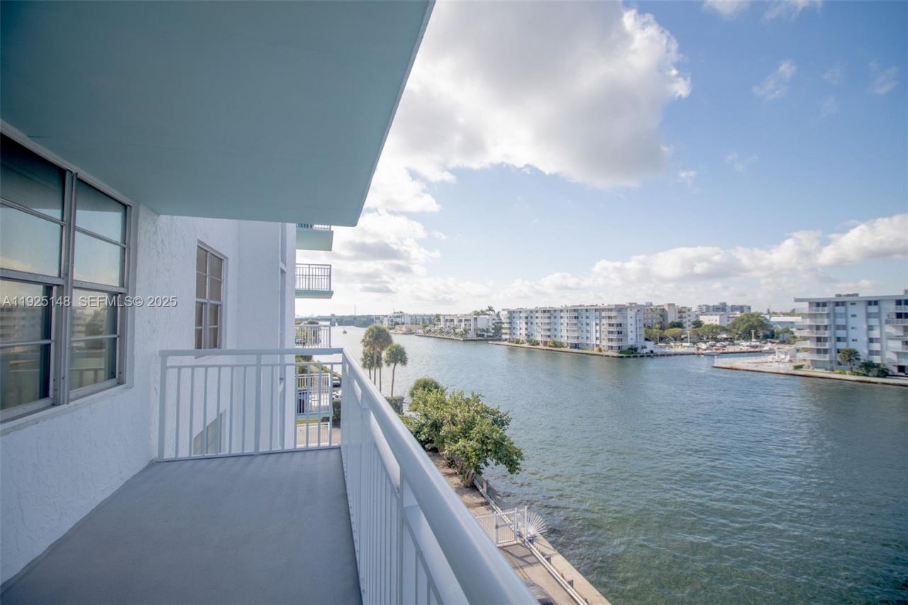 301 174th St, Unit 503, Sunny Isles Beach, FL 33160 Photo