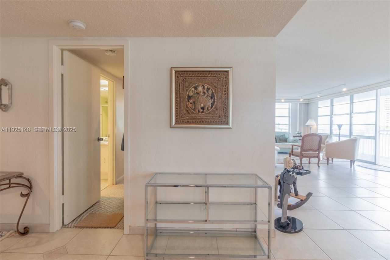 301 174th St, Unit 503, Sunny Isles Beach, FL 33160 Photo