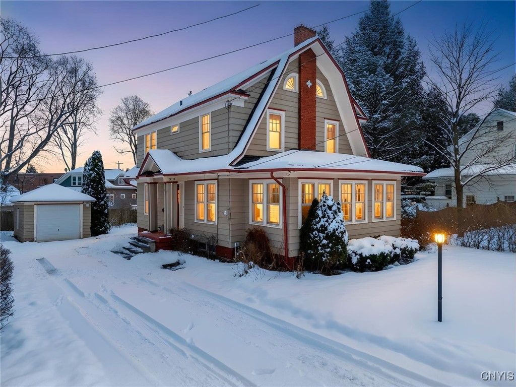 313 Strathmore Drive, Syracuse, NY 13207 Main Photo