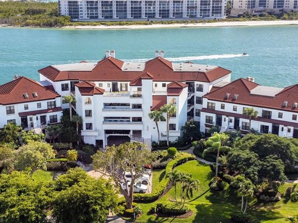 305 La Peninsula BLVD, Unit 305, NAPLES, FL 34113