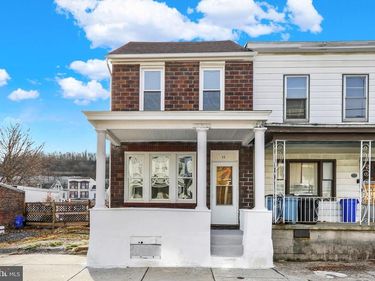 32 S FRONT STREET, SAINT CLAIR, PA 17970