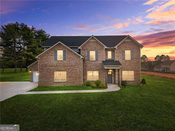 689 S Jeff Davis Drive, Fayetteville, GA 30215