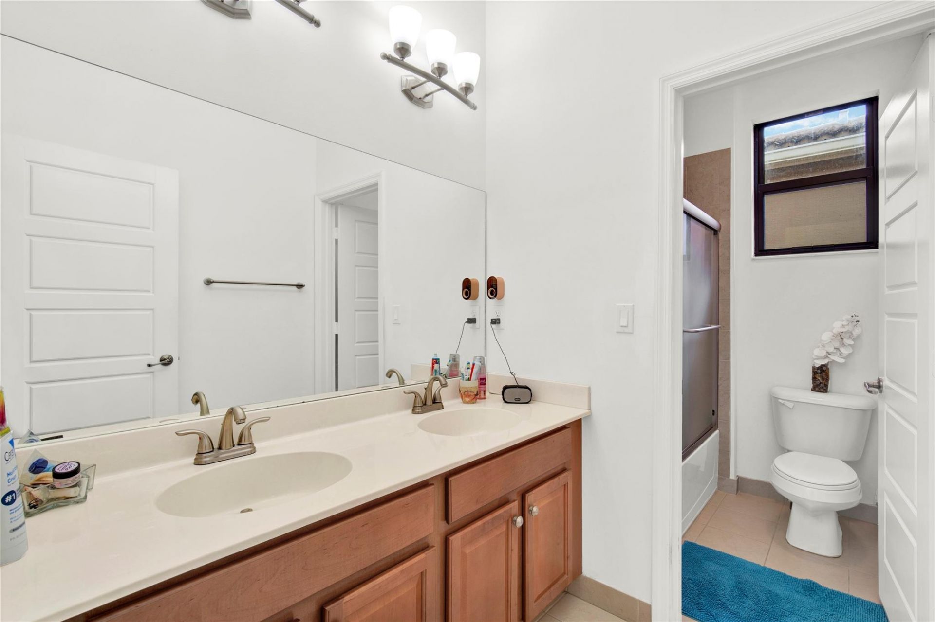 805 NE 191st Street, Miami, FL 33179 Photo