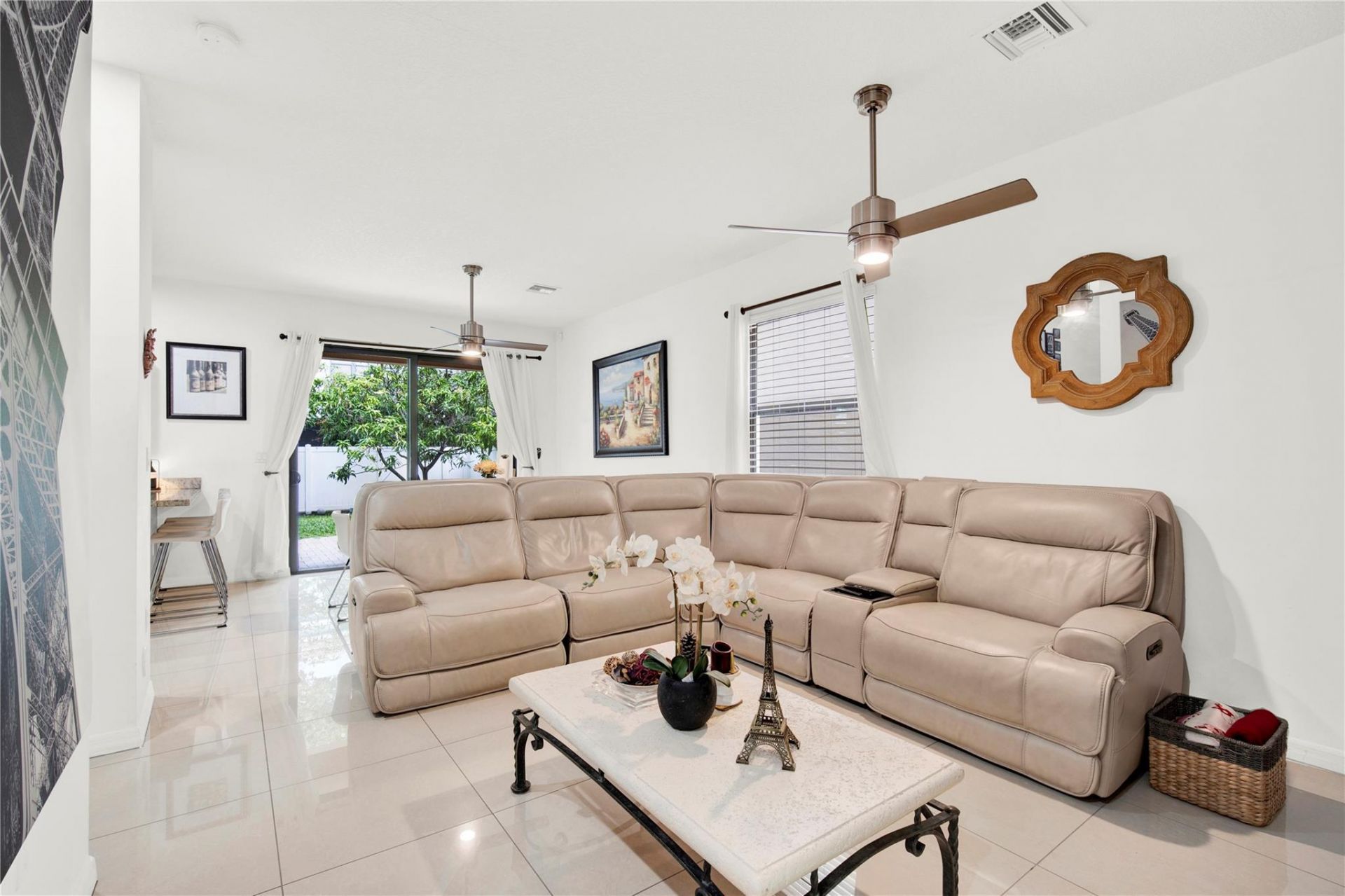 805 NE 191st Street, Miami, FL 33179 Photo