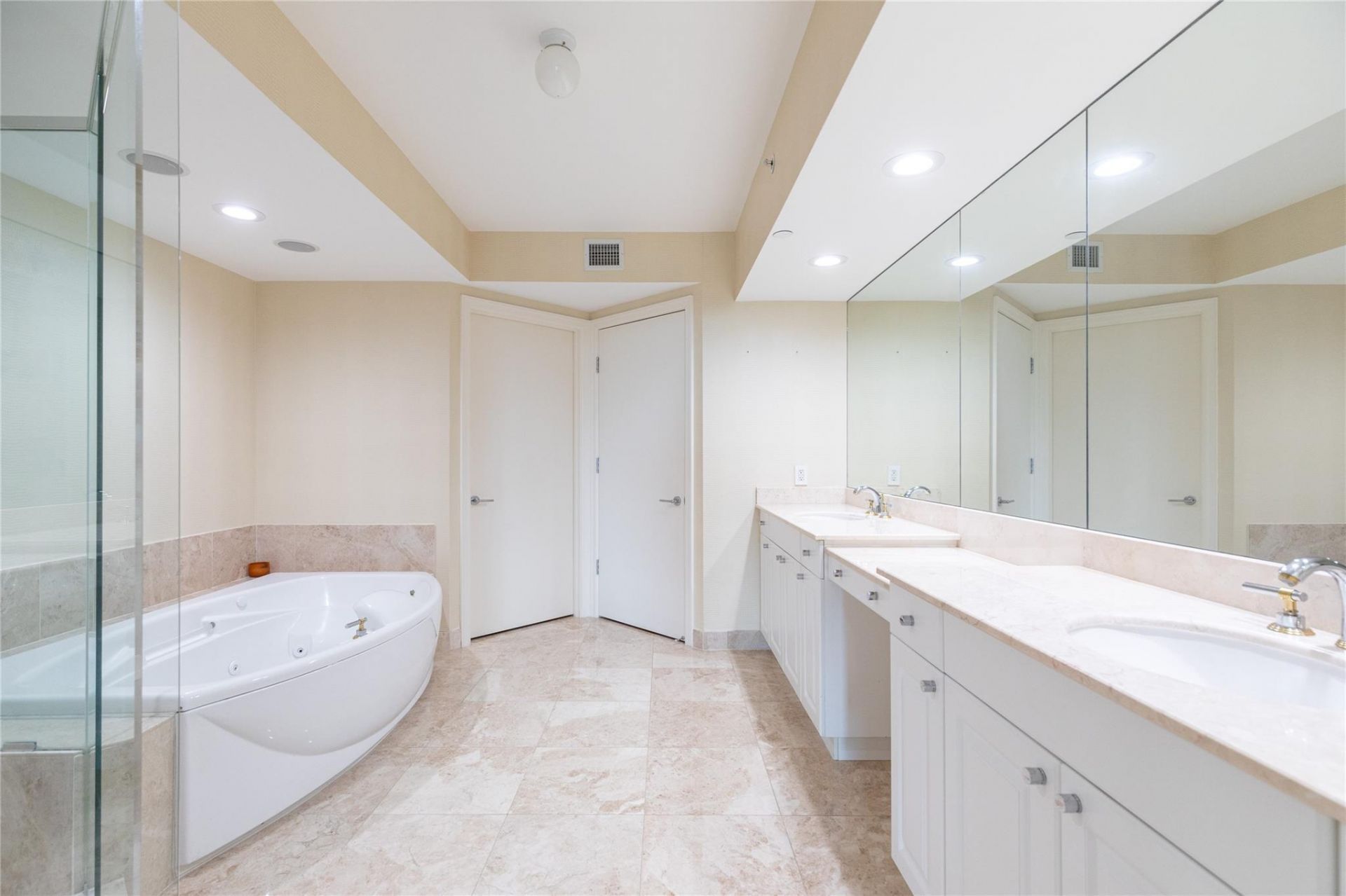 20201 E Country Club Drive, Unit 706, Aventura, FL 33180 Photo