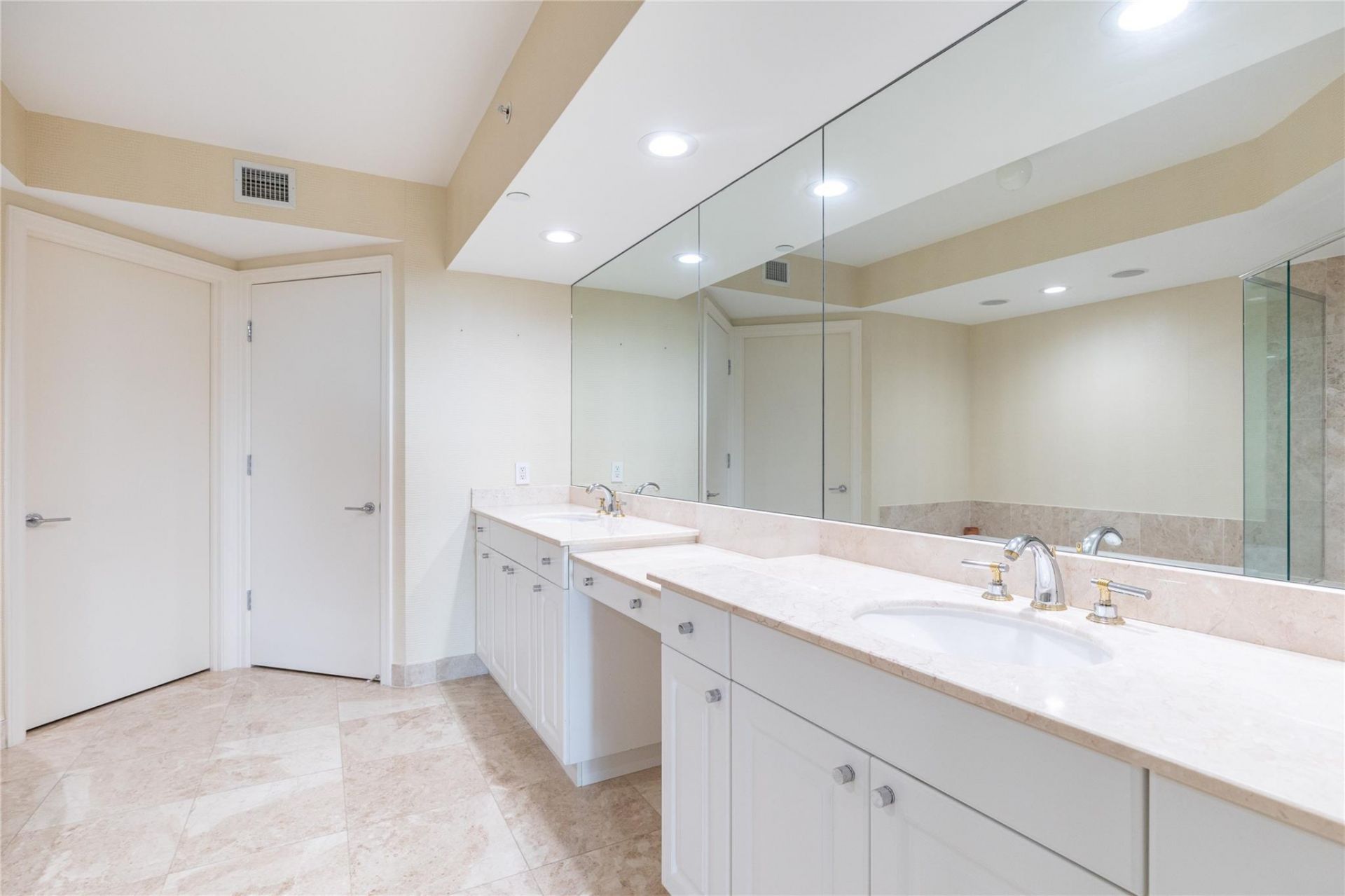 20201 E Country Club Drive, Unit 706, Aventura, FL 33180 Photo