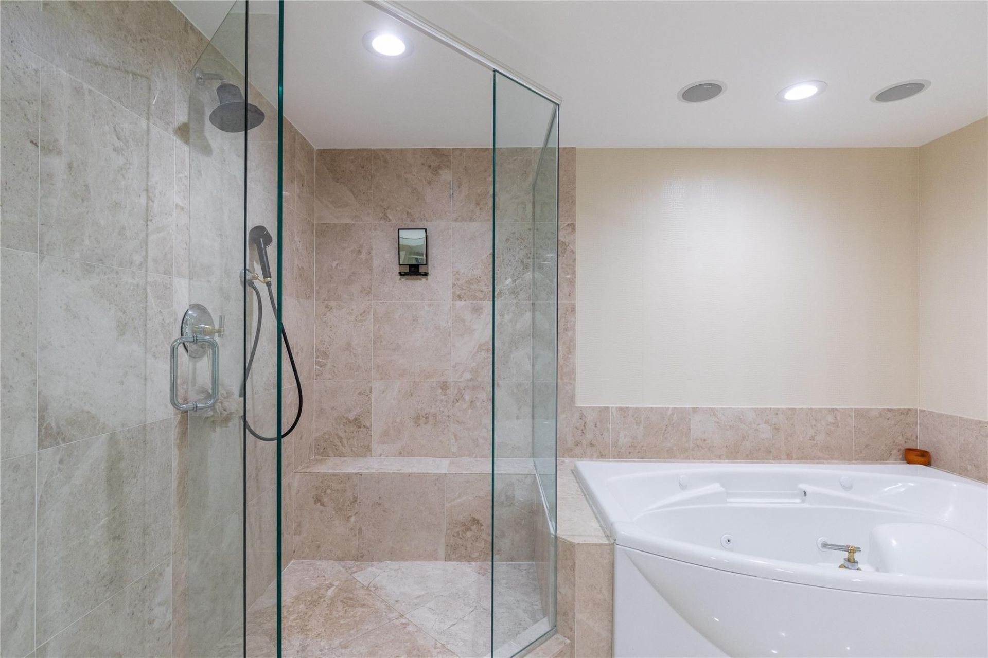 20201 E Country Club Drive, Unit 706, Aventura, FL 33180 Photo