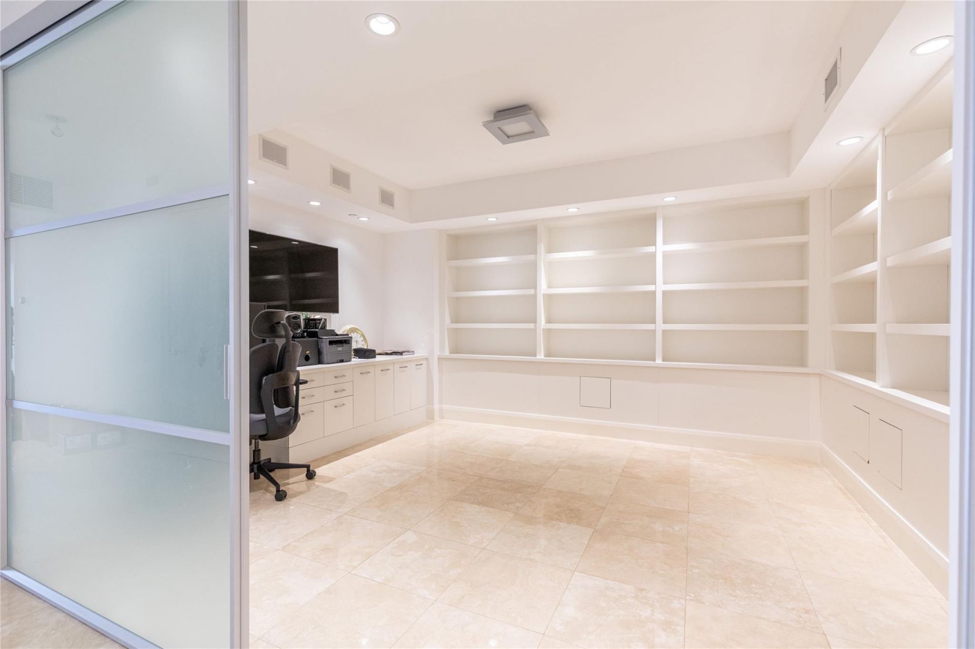 20201 E Country Club Drive, Unit 706, Aventura, FL 33180 Photo