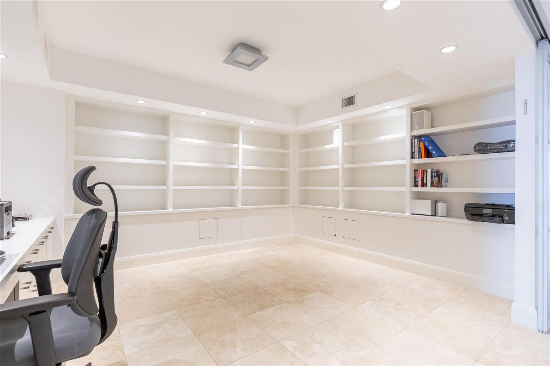 20201 E Country Club Drive, Unit 706, Aventura, FL 33180 Photo