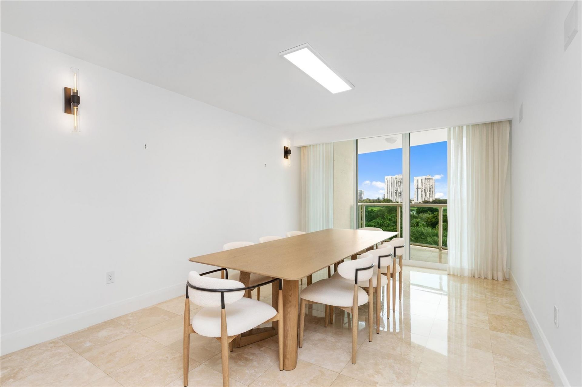 20201 E Country Club Drive, Unit 706, Aventura, FL 33180 Photo