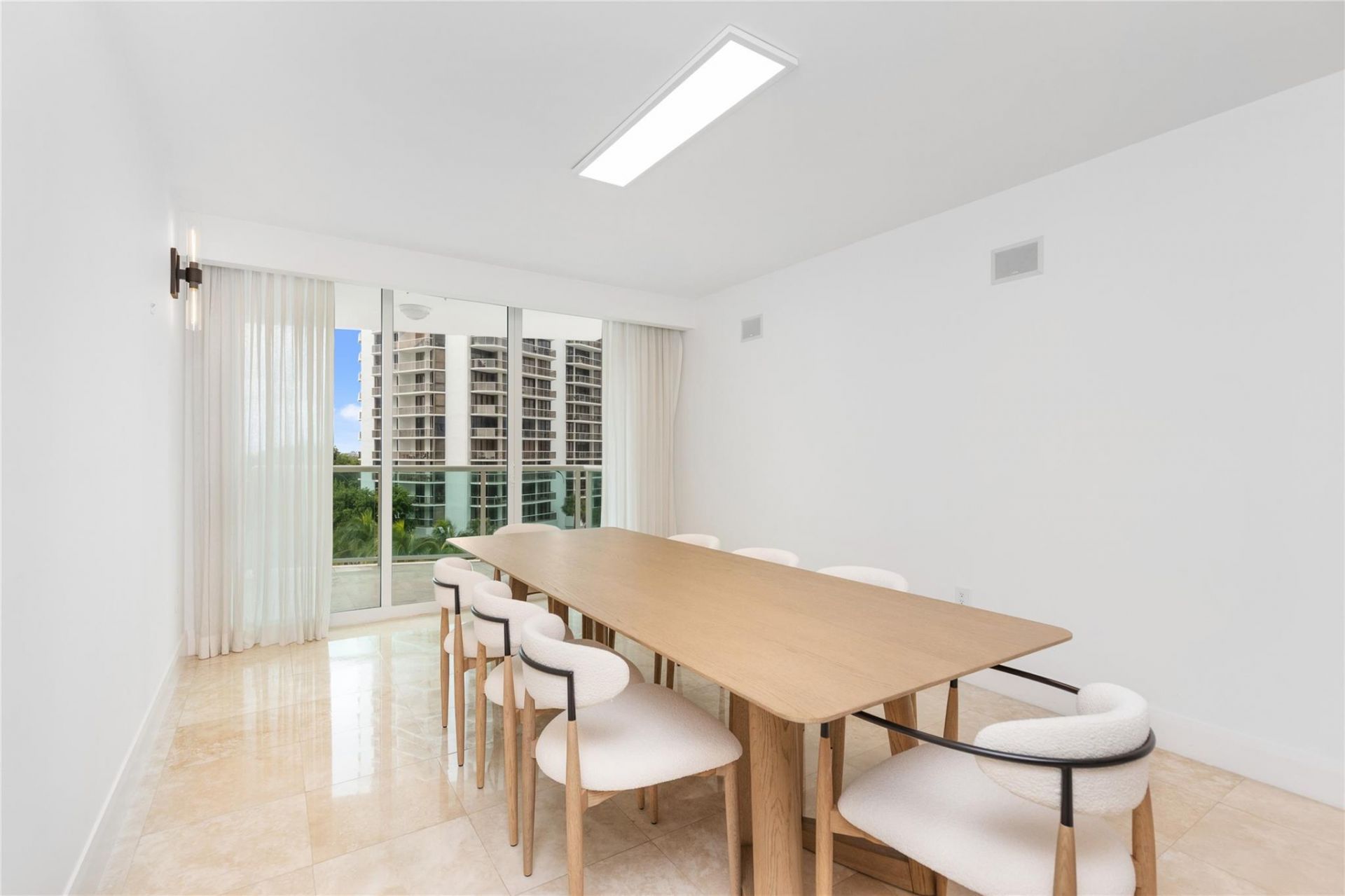 20201 E Country Club Drive, Unit 706, Aventura, FL 33180 Photo