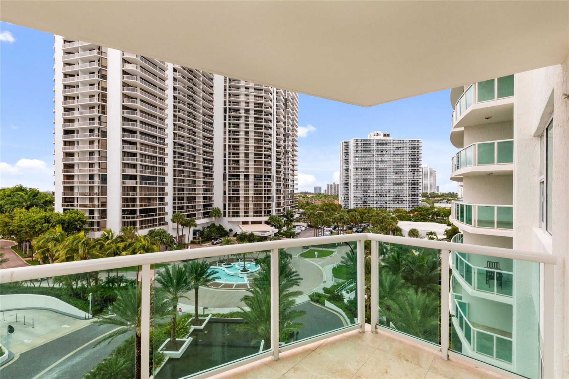 20201 E Country Club Drive, Unit 706, Aventura, FL 33180 Photo