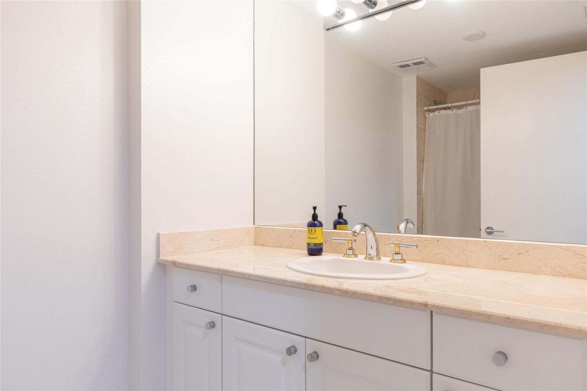 20201 E Country Club Drive, Unit 706, Aventura, FL 33180 Photo