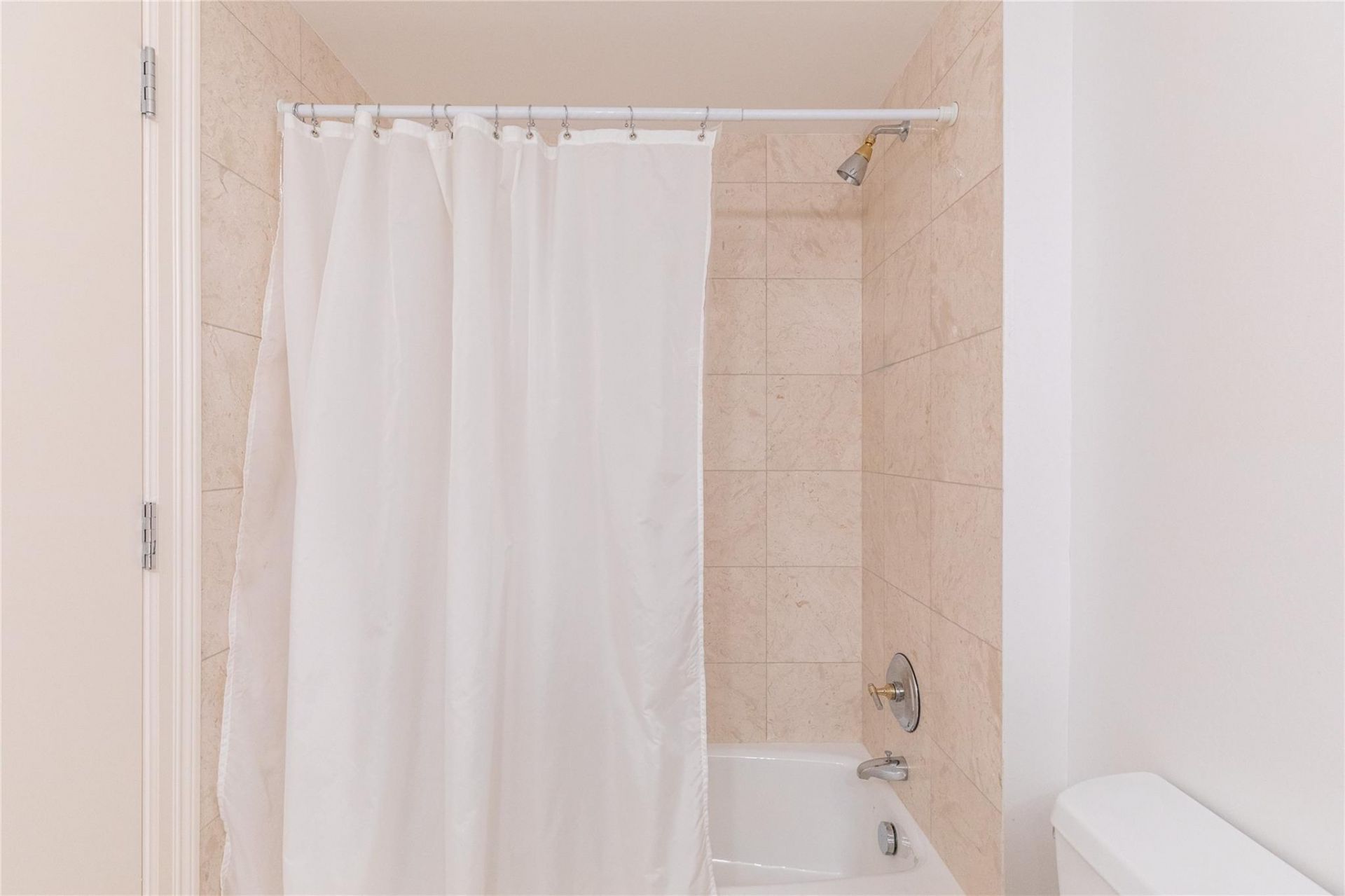 20201 E Country Club Drive, Unit 706, Aventura, FL 33180 Photo