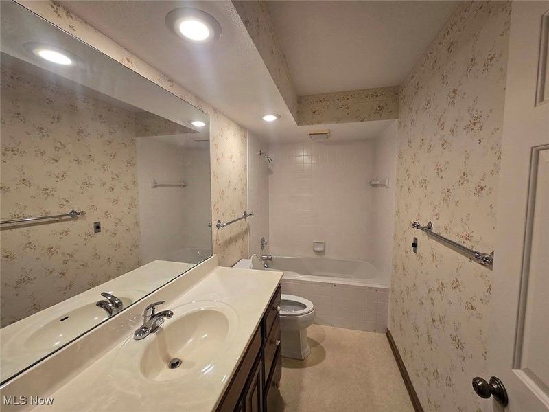 117 Brookview Drive SW, North Canton, OH 44709 Photo 14