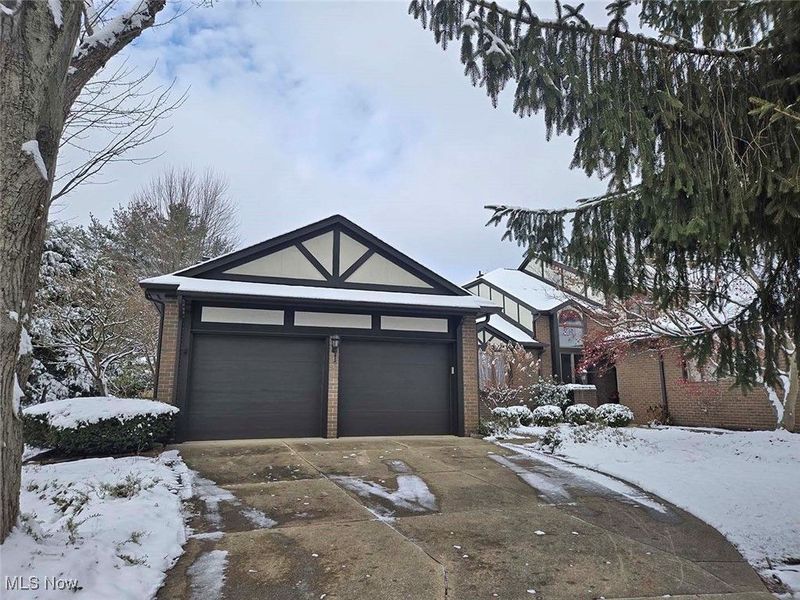 117 Brookview Drive SW, North Canton, OH 44709 Photo 2