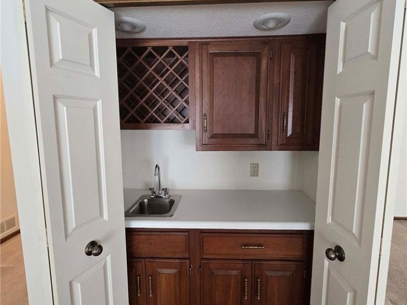 117 Brookview Drive SW, North Canton, OH 44709 Photo 8