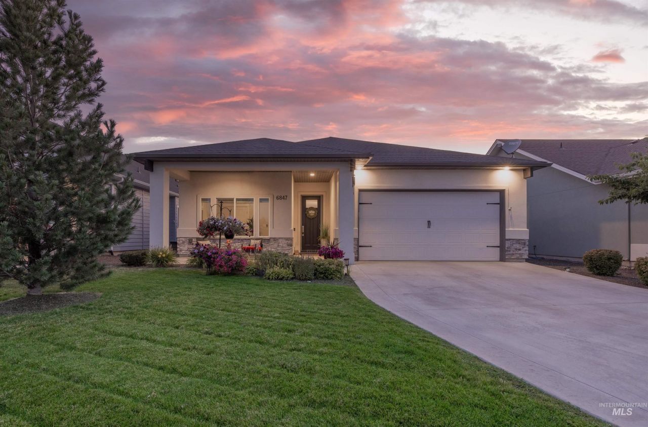 6847 N Cathedral Lane, Eagle, ID 83646 Main Photo