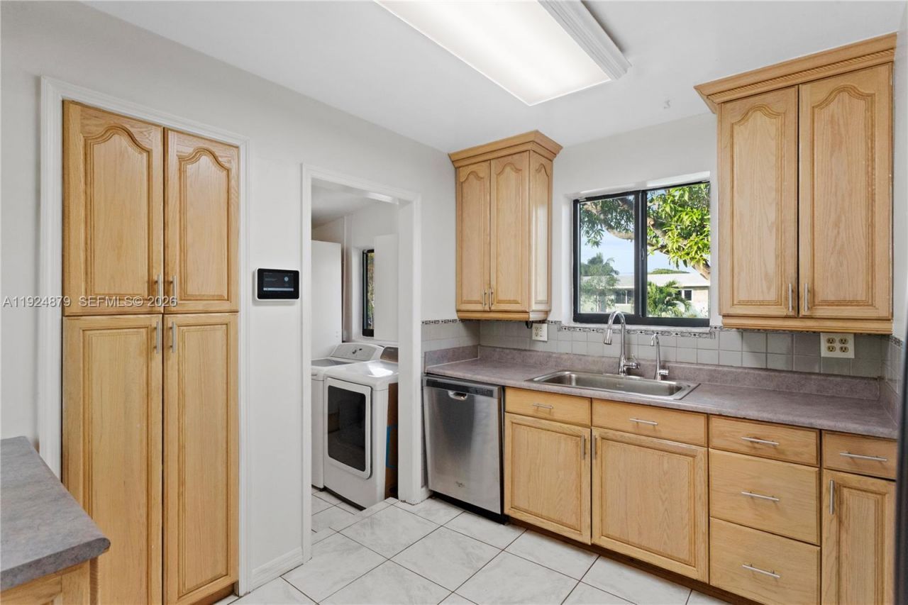 1410 NW 42nd St, Fort Lauderdale, FL 33309 Photo