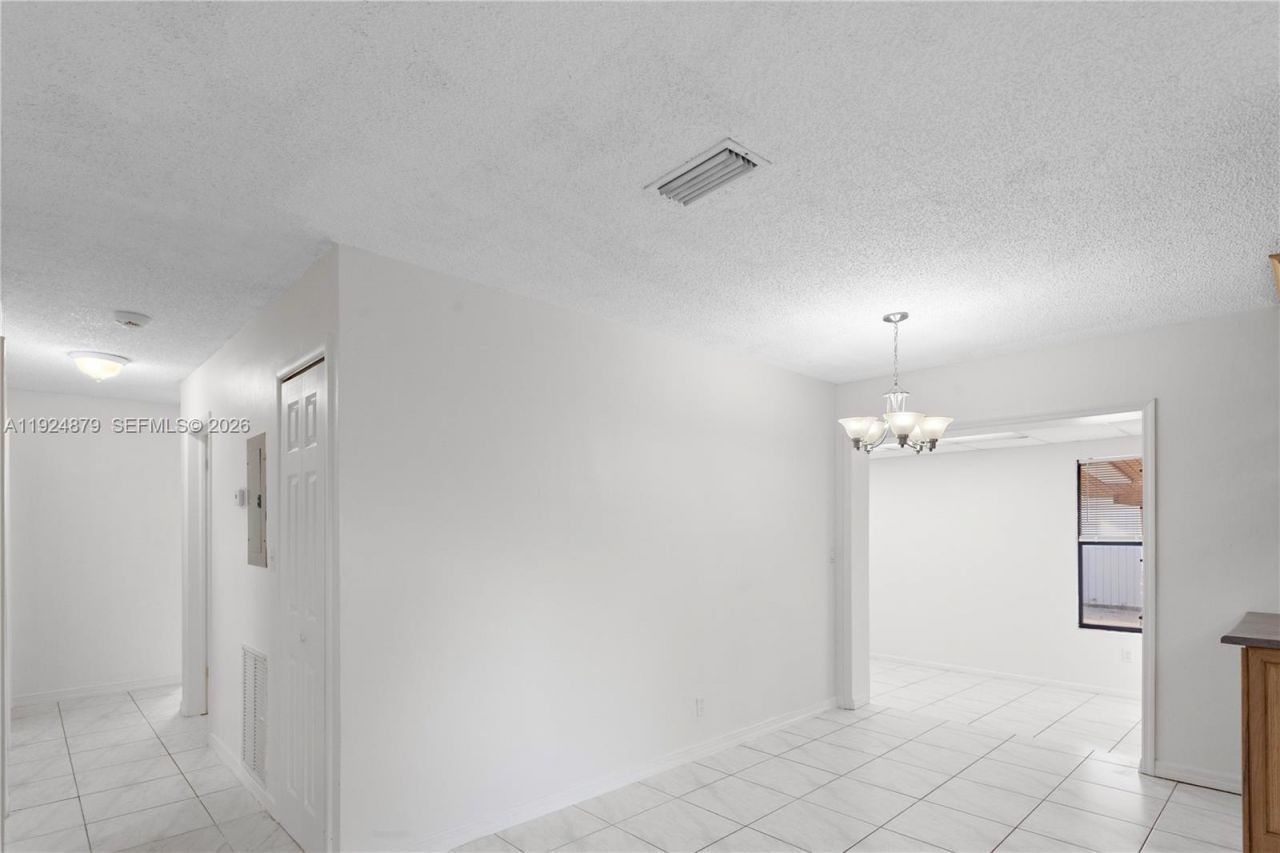 1410 NW 42nd St, Fort Lauderdale, FL 33309 Photo