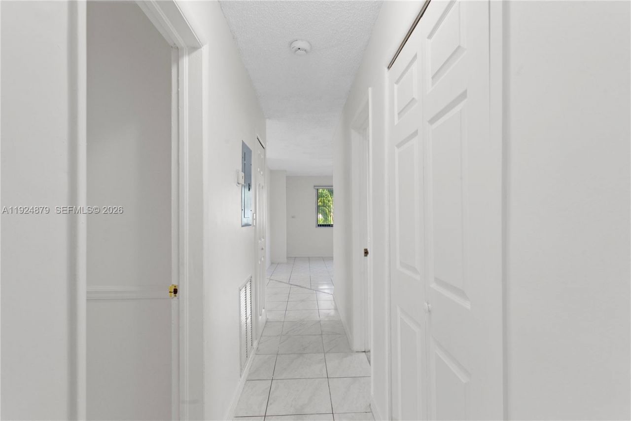 1410 NW 42nd St, Fort Lauderdale, FL 33309 Photo