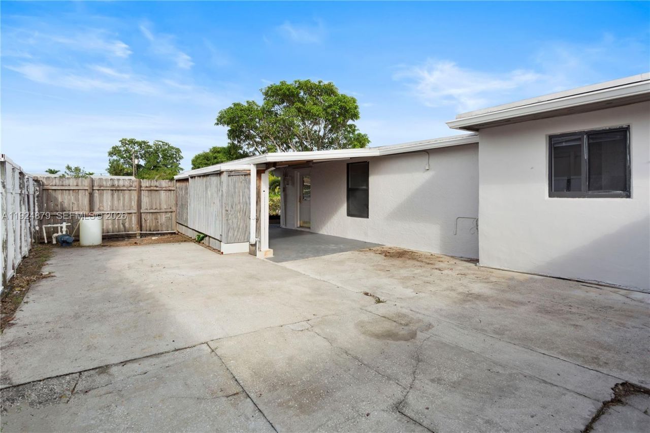 1410 NW 42nd St, Fort Lauderdale, FL 33309 Photo
