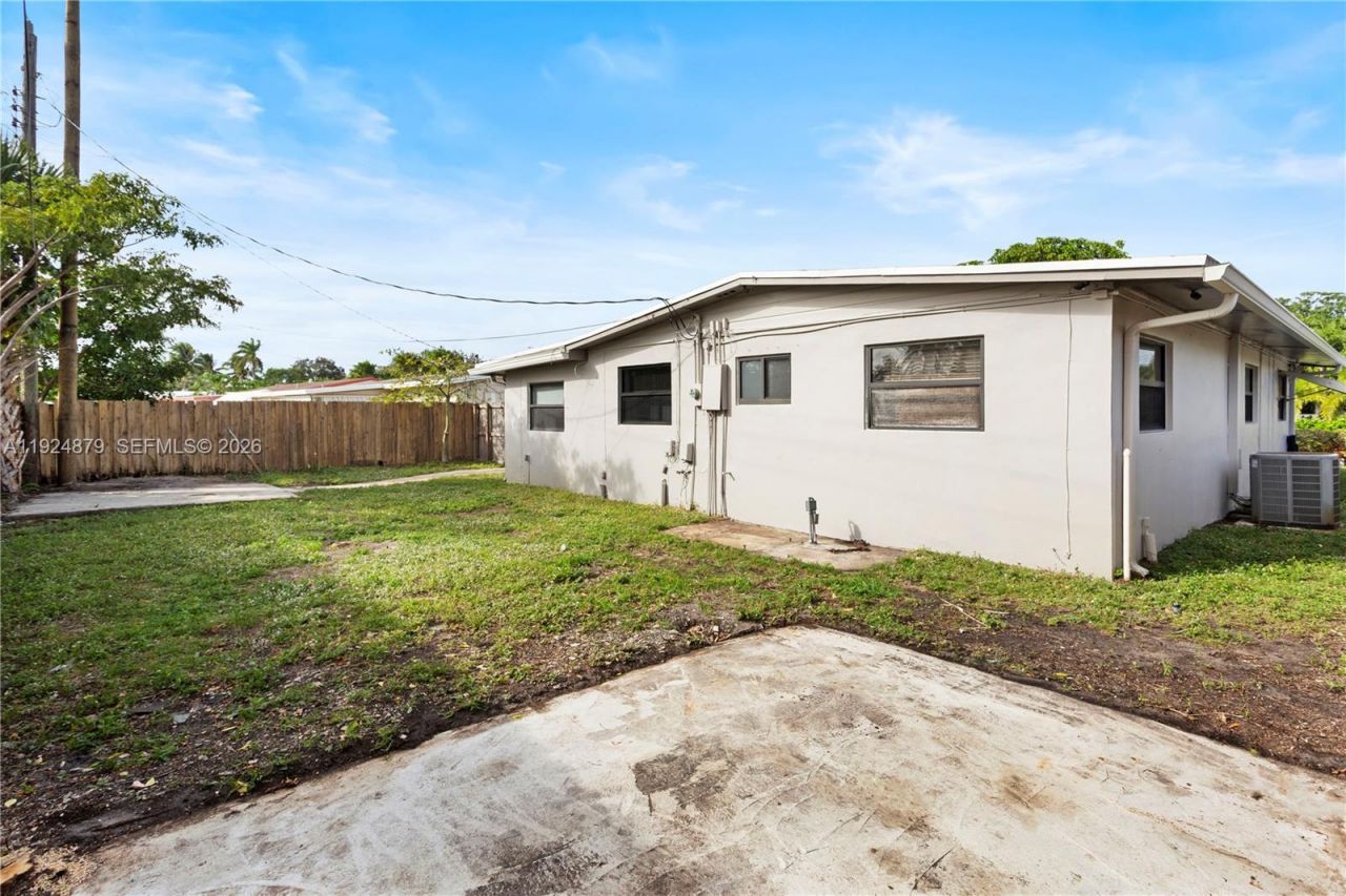 1410 NW 42nd St, Fort Lauderdale, FL 33309 Photo