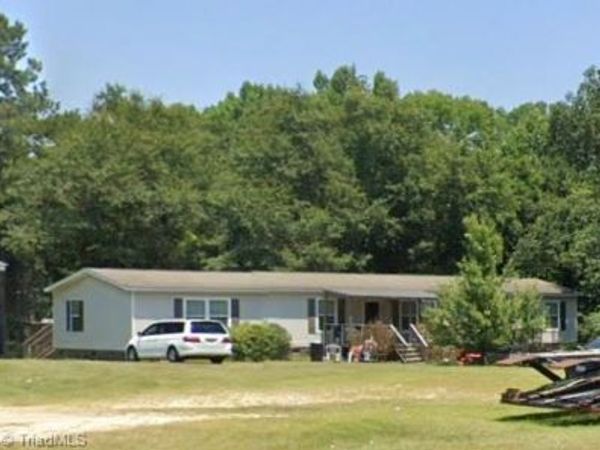 4396 NC Highway 83 , Maxton, NC 28364