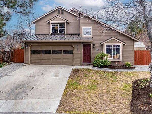 3023 NE Lansing Court, Bend, OR 97701