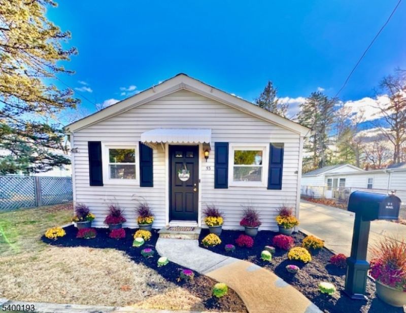 53 Newark Ave, Spotswood, NJ 08884 Main Photo