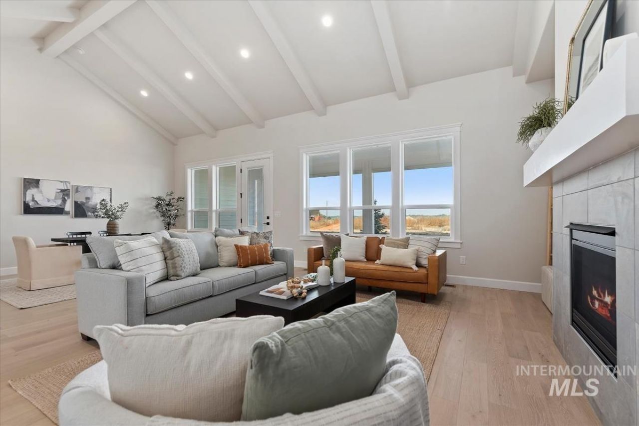 153 S Sunniva Ave, Kuna, ID 83634 Main Photo